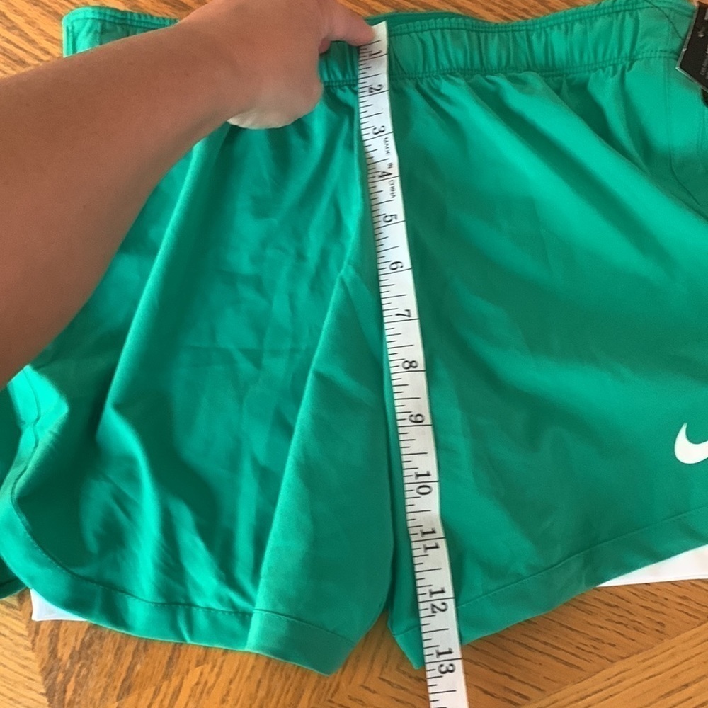 Nwt Nike workout shorts - Picture 6 of 7